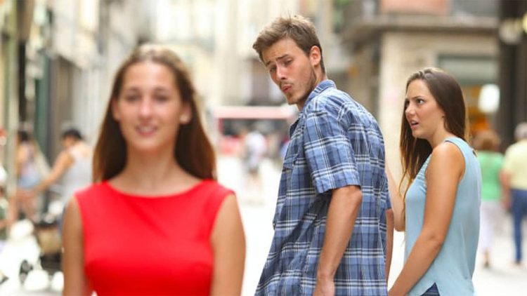 ¿Cómo saber si a tu pareja le gusta otra persona? 5 señales infalibles que lo comprueban