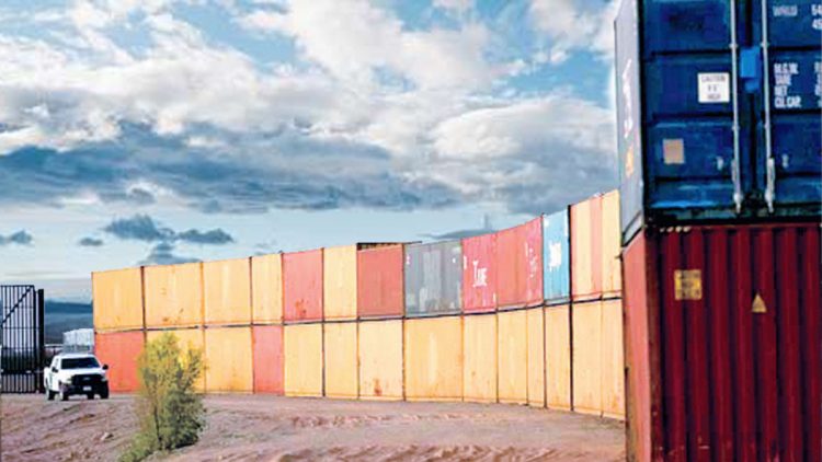 Retiran contenedores en muro fronterizo en Arizona