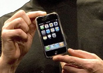 Subastan un iPhone 1 de 2007 precintado e inmaculado por 40.000 euros