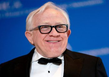 Muere el cómico Leslie Jordan en un accidente de tránsito
