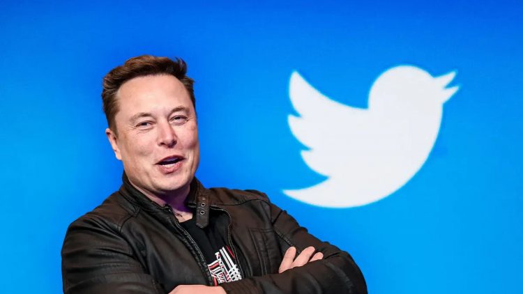 Elon Musk toma el control de Twitter y corre a directivos