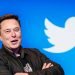 Elon Musk toma el control de Twitter y corre a directivos