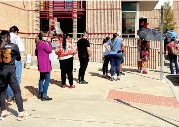 Laredenses salieron a votar sin importar precinto