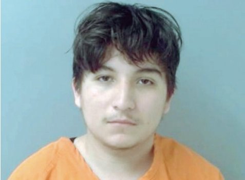 Estudiante arroja pegamento caliente a compañero