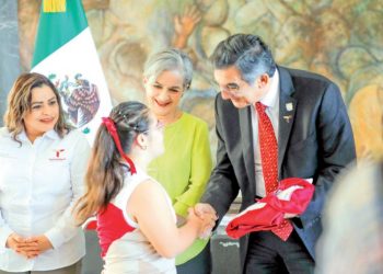 GOBIERNO DEL ESTADO Y DIF TAMAULIPAS Entregan uniformes a deportistas paralímpicos