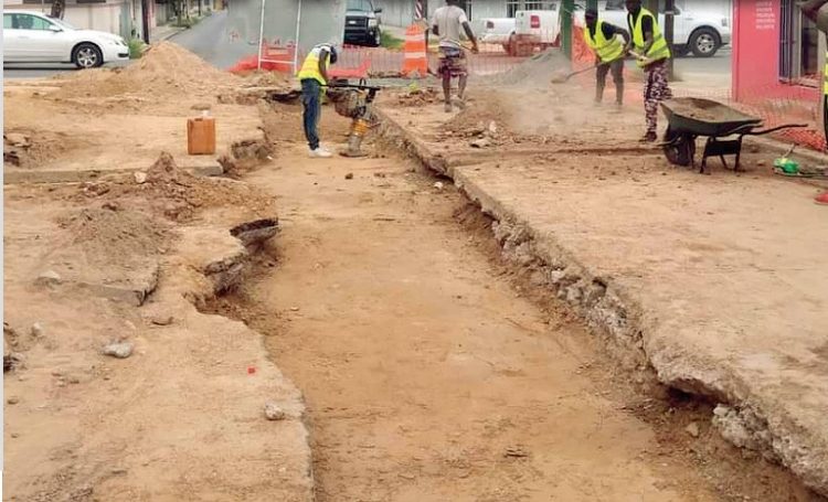 EN ZONA CENTRO Descubren calles SIN TUBERÍA