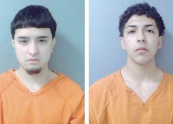 Adolescentes golpean a uno para quitarle su iPhone