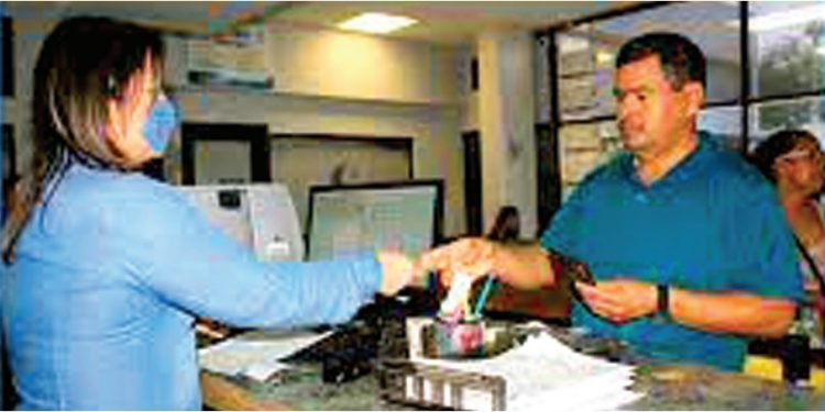 Quieren “quemar” a deudores de agua