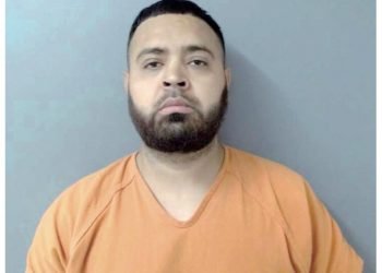 Amenaza con cuchillo a barbero por hacerlo esperar