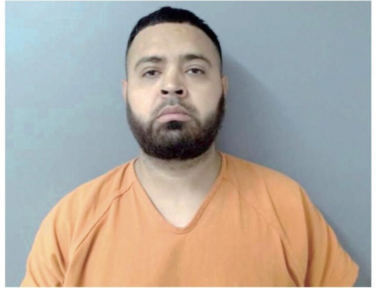 Amenaza con cuchillo a barbero por hacerlo esperar