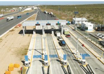 POR LLEGADA DE PAISANOS Advierten embotellamientos Y FILAS KILOMÉTRICAS