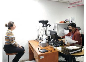 Diariamente acuden 100 personas a tramitar su pasaporte