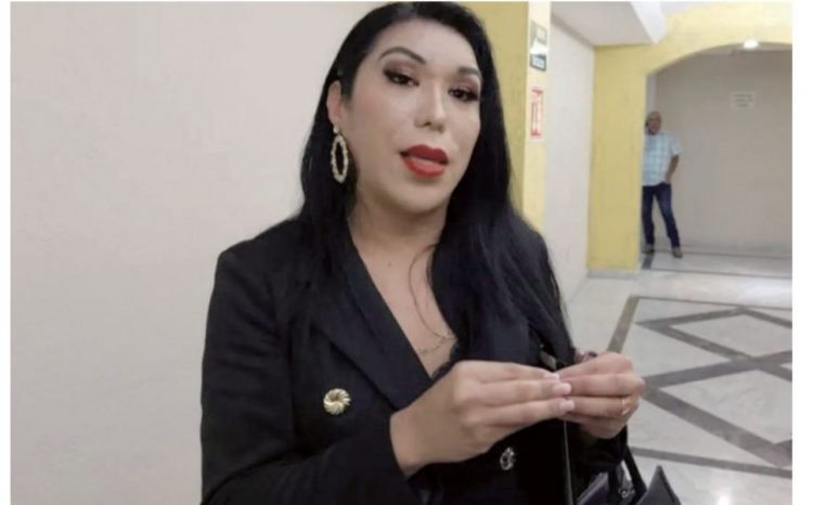 Roxana, la primera maestra de Tamaulipas con cambio de identidad