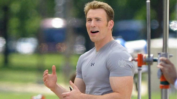 Chris Evans compartirá su título de hombre más sexy del mundo