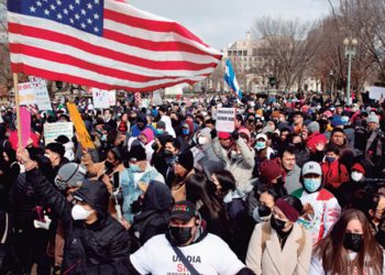 Extiende el gobierno protección a migrantes