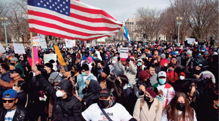 Extiende el gobierno protección a migrantes