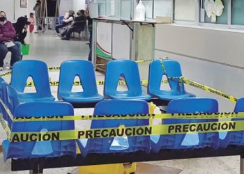 Llueve dentro de hospitales y clínicas