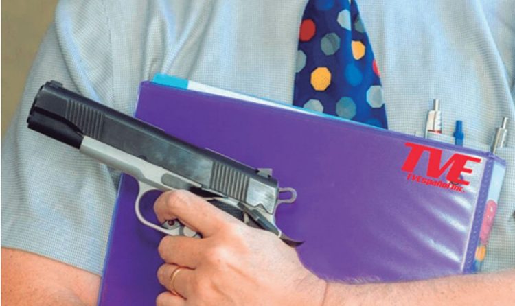 Maestros de Texas pueden estar armados