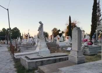 Esperan más de 40 mil asistentes en los panteones