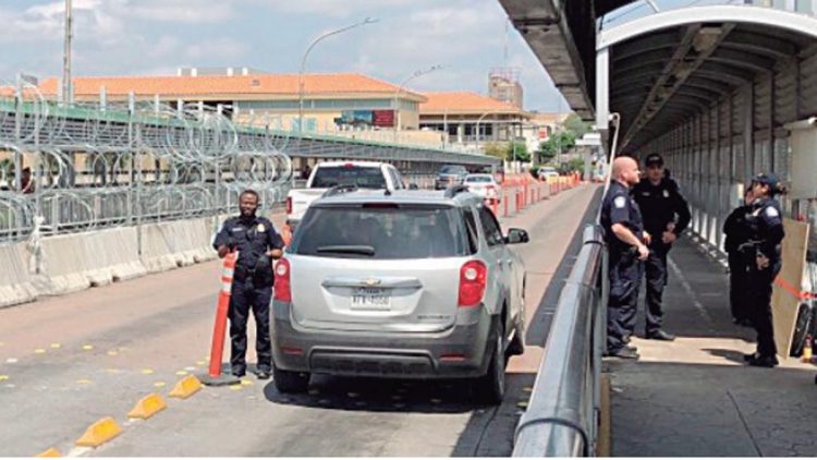 Intentó cruzar a pie casi 15 kilos de coca