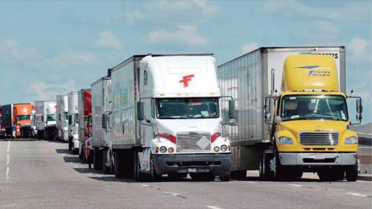 Culpan a ADUANA MEXICANA de provocar caos vial