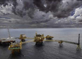 Pemex abandona proyecto para reducir quema de gas natural: Reuters