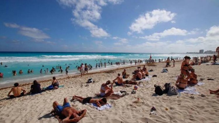 Senado avala reforma de vacaciones dignas que amplía a 12 días en primer año laboral