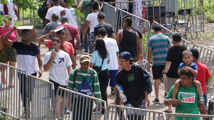 Advierte México a migrantes venezolanos no formar caravanas tras plan fronterizo de EE.UU.