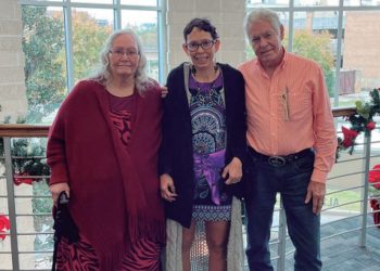 Se reúne con su familia 50 años después