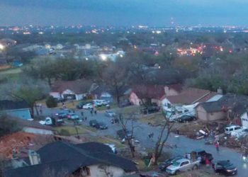 Más de 12 tornados azotan norte de Texas