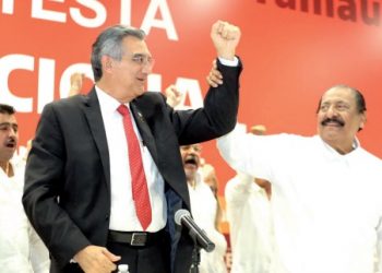 DICE GOBERNADOR AL FELICITAR A ARNULFO Aguinaldo de maestros está garantizado