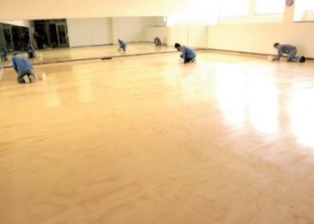 Concluyen obras de duelas para salones de danza