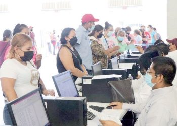 LOS DÍAS 9, 10 Y 11 Darán tarjetas bancarias de Beca UNE en enero