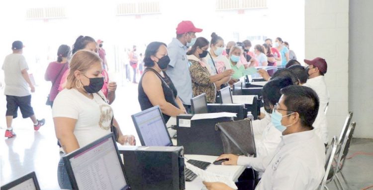 LOS DÍAS 9, 10 Y 11 Darán tarjetas bancarias de Beca UNE en enero