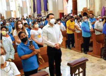 Piden usar cubrebocas en los lugares cerrados