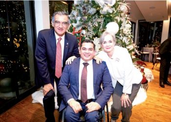 GOBERNADOR ASISTE A EVENTO Llaman a poderes Judicial y Legislativo a respetar ley