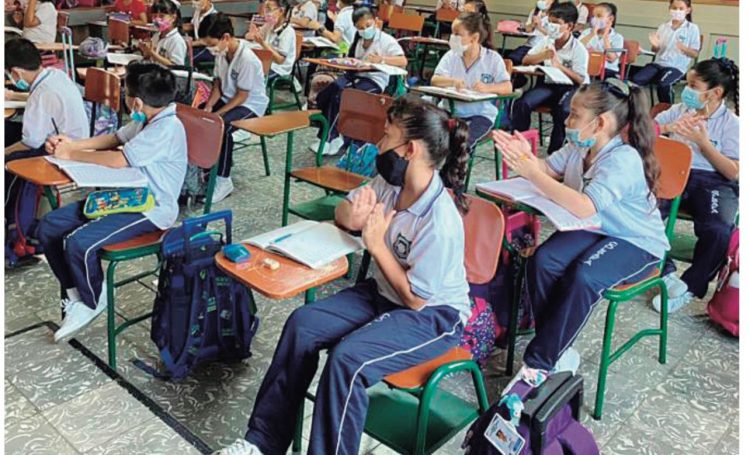 EN PRIMARIAS Faltan maestros, están comisionados