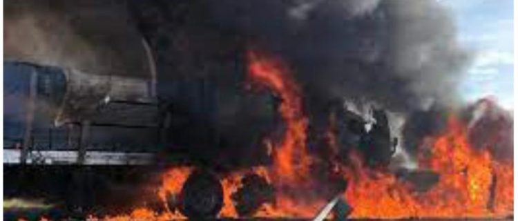 Extraño incendio de un tráiler en la carretera “Asesino Serial” en San Antonio