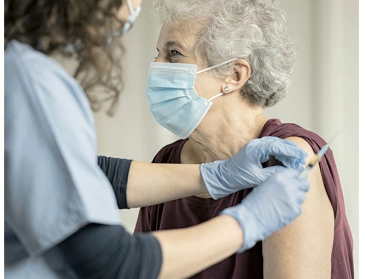 Se alerta a adultos de mayor riesgo de contraer COVID-19