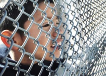 Niños migrantes enfrentan a la muerte