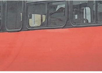 ENGAÑAN A USUARIOS Pintan camiones para hacerlos pasar como nuevos