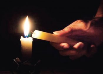 Miles de texanos se quedan sin luz bajo cero
