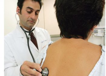 Menor contagiado podría atenderse en hospital de Texas