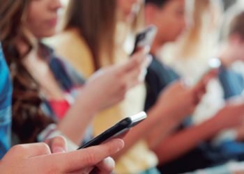 Buscan prohibir el uso de redes sociales en Texas