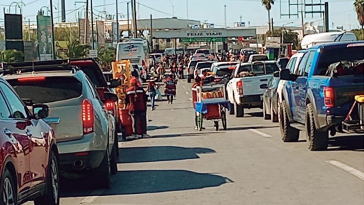 Retornan miles de paisanos