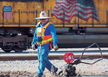 Amenazan trabajadores ferroviarios con huelga