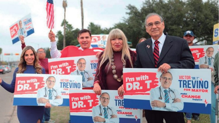 Asume alcaldía el doctor Víctor Treviño