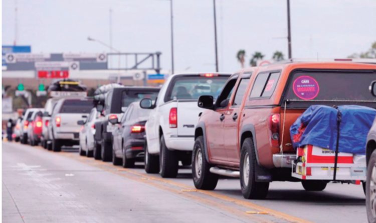 Piden a paisanos cruzar por Colombia