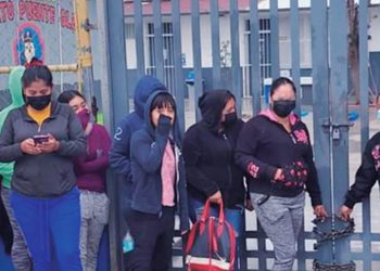 Dejan plantadas a madres de familia