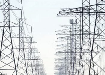 Tormenta invernal deja a millones sin luz